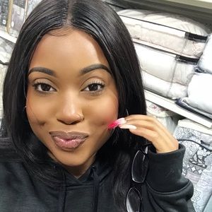 Meet your Posher, Zela